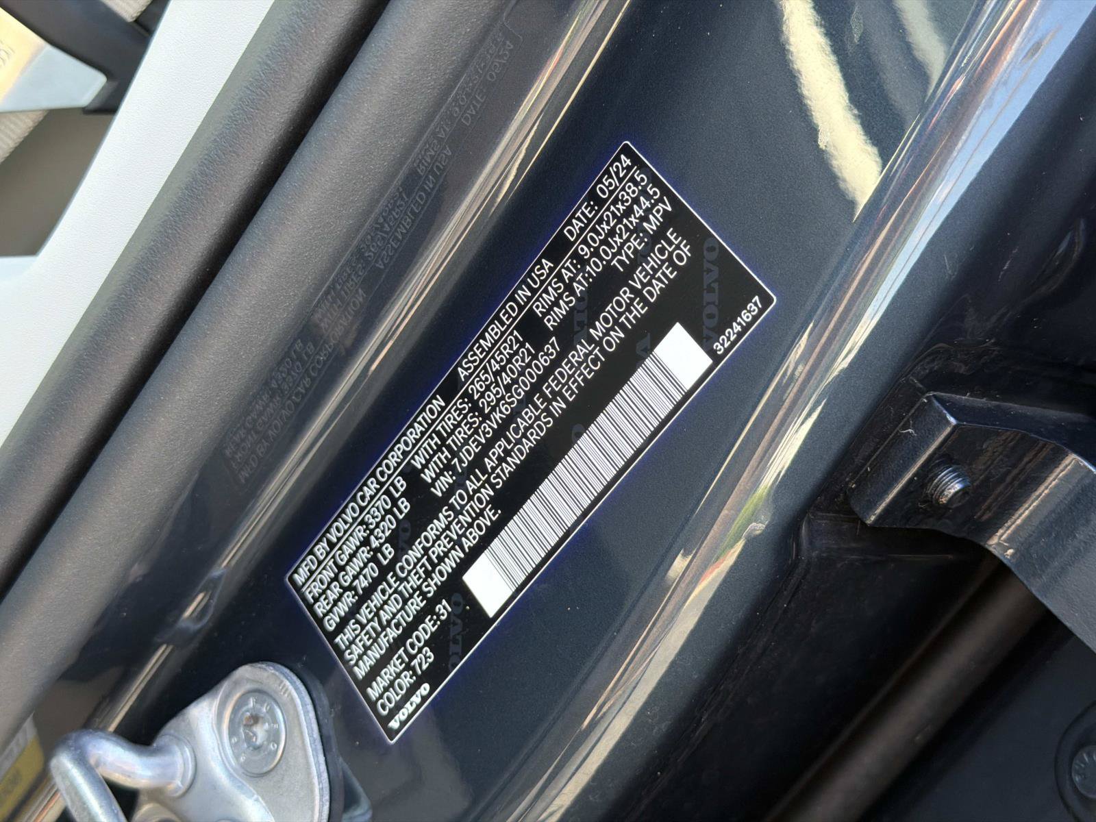 Certified 2025 Volvo EX90 Plus AWD/4WD image 29