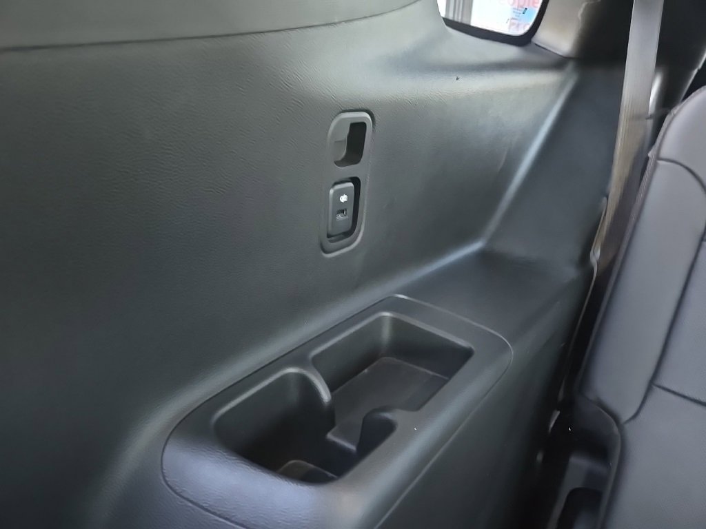 Used 2022 Chevrolet Traverse RS image 89