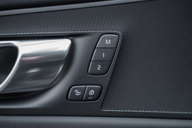 New 2026 Volvo XC60 B5 Plus w/ Protection Package Premier image 38