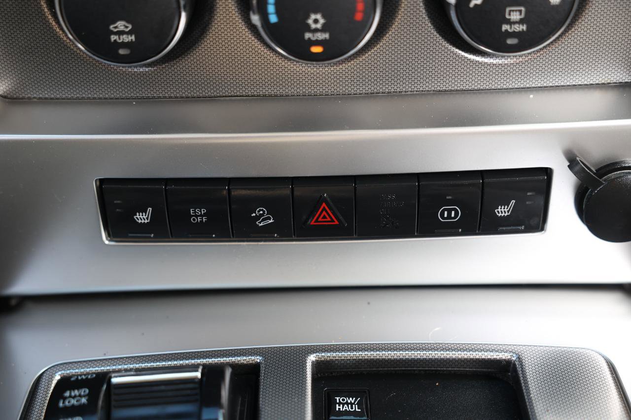 Used 2009 Jeep Liberty Limited w/ Premium Group AWD/4WD image 29