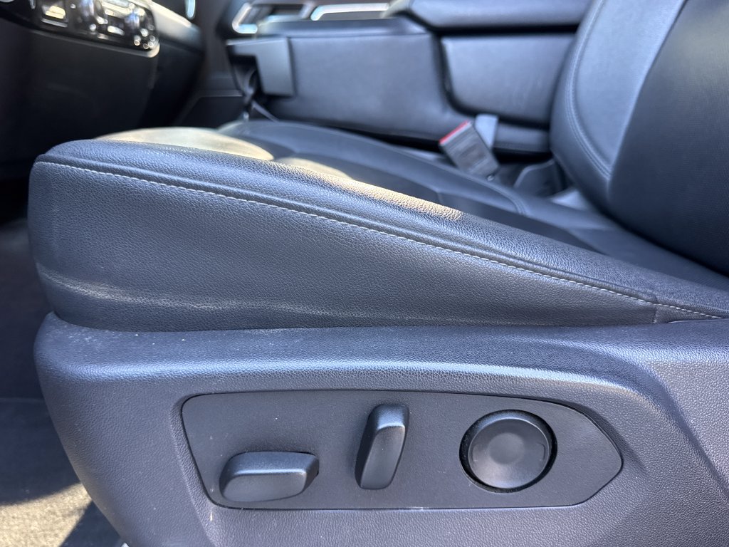 Used 2025 GMC Sierra 1500 SLT AWD/4WD image 13