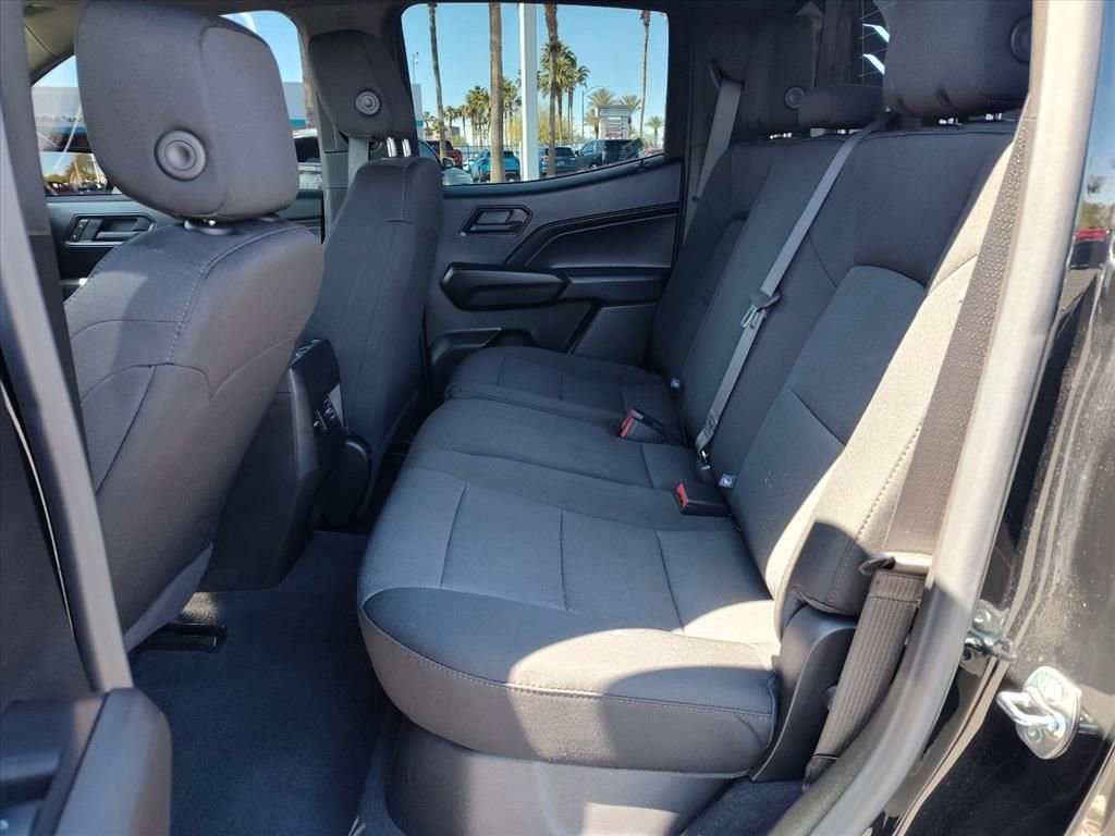 Used 2025 Chevrolet Colorado Trail Boss w/ Midnight Edition AWD/4WD image 7