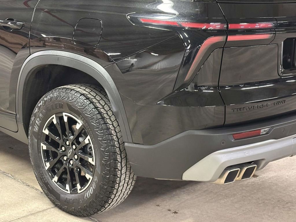 Used 2024 Chevrolet Traverse Z71 image 10