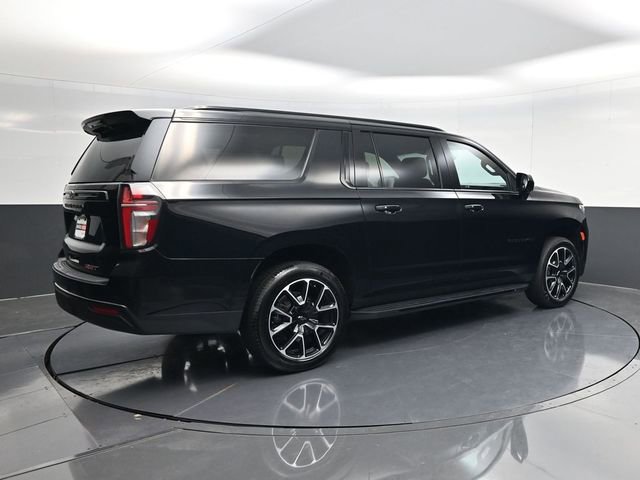 Used 2024 Chevrolet Suburban RST image 3