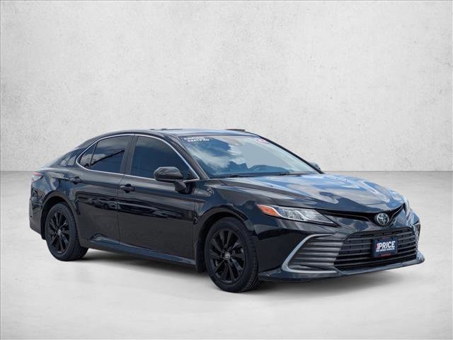 Used 2022 Toyota Camry LE FWD image 3