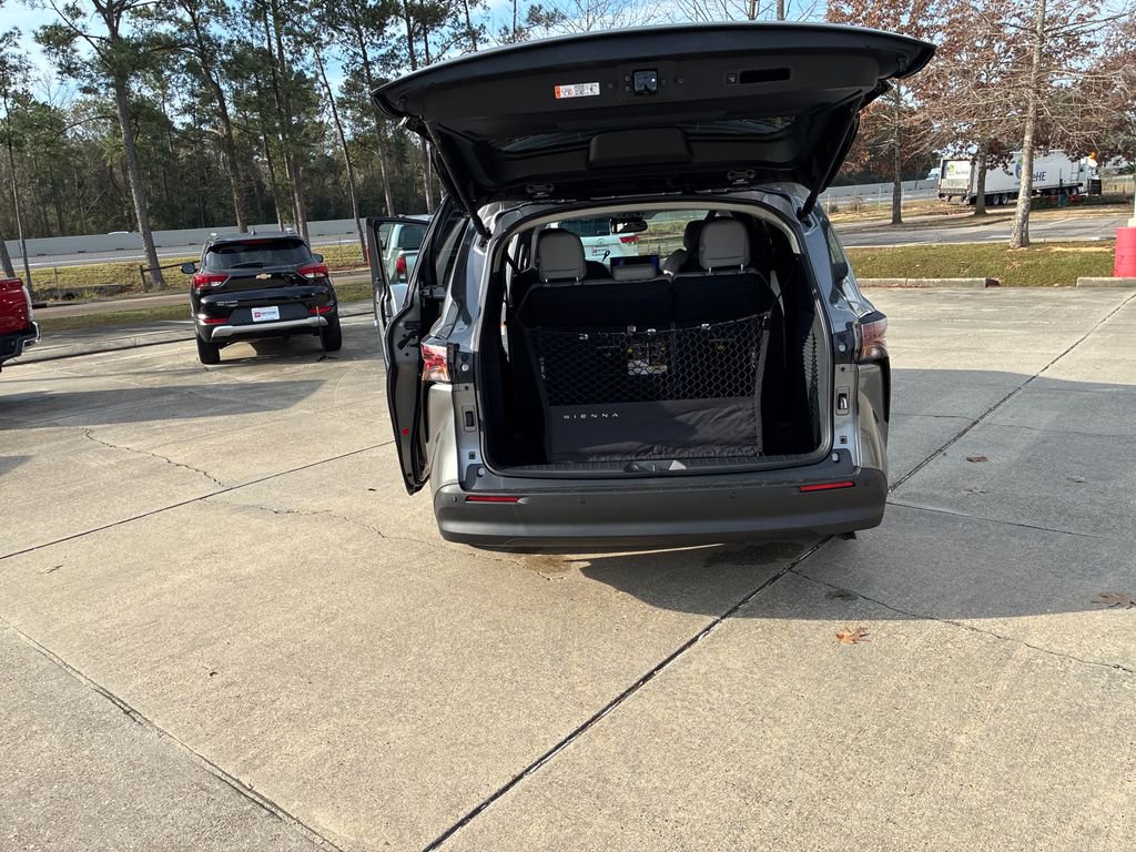 New 2026 Toyota Sienna XLE image 33