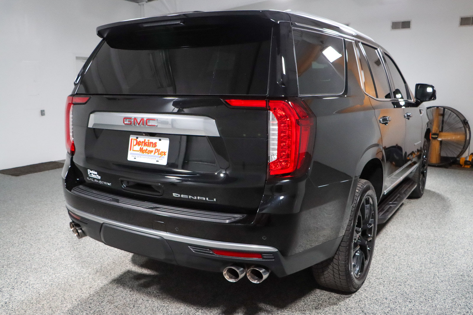 Used 2023 GMC Yukon Denali AWD/4WD image 7