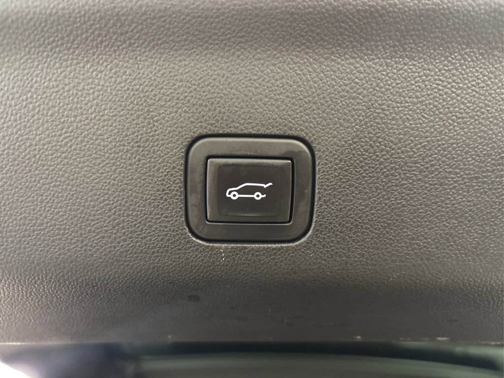 Used 2023 GMC Yukon Denali Ultimate image 14