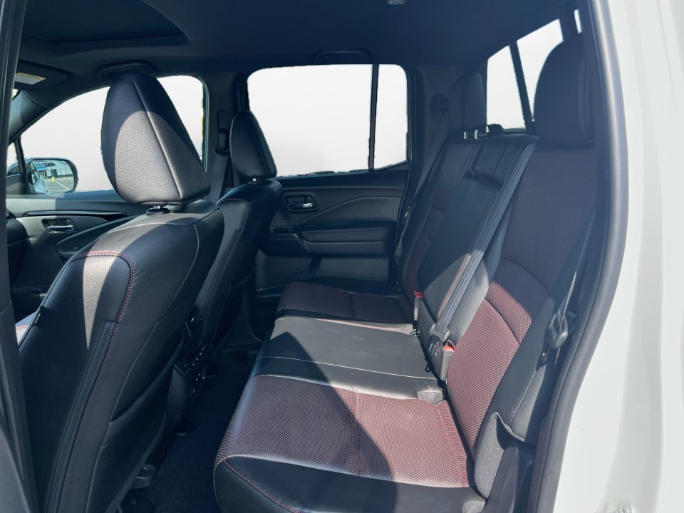 Certified 2024 Honda Ridgeline Black Edition image 13