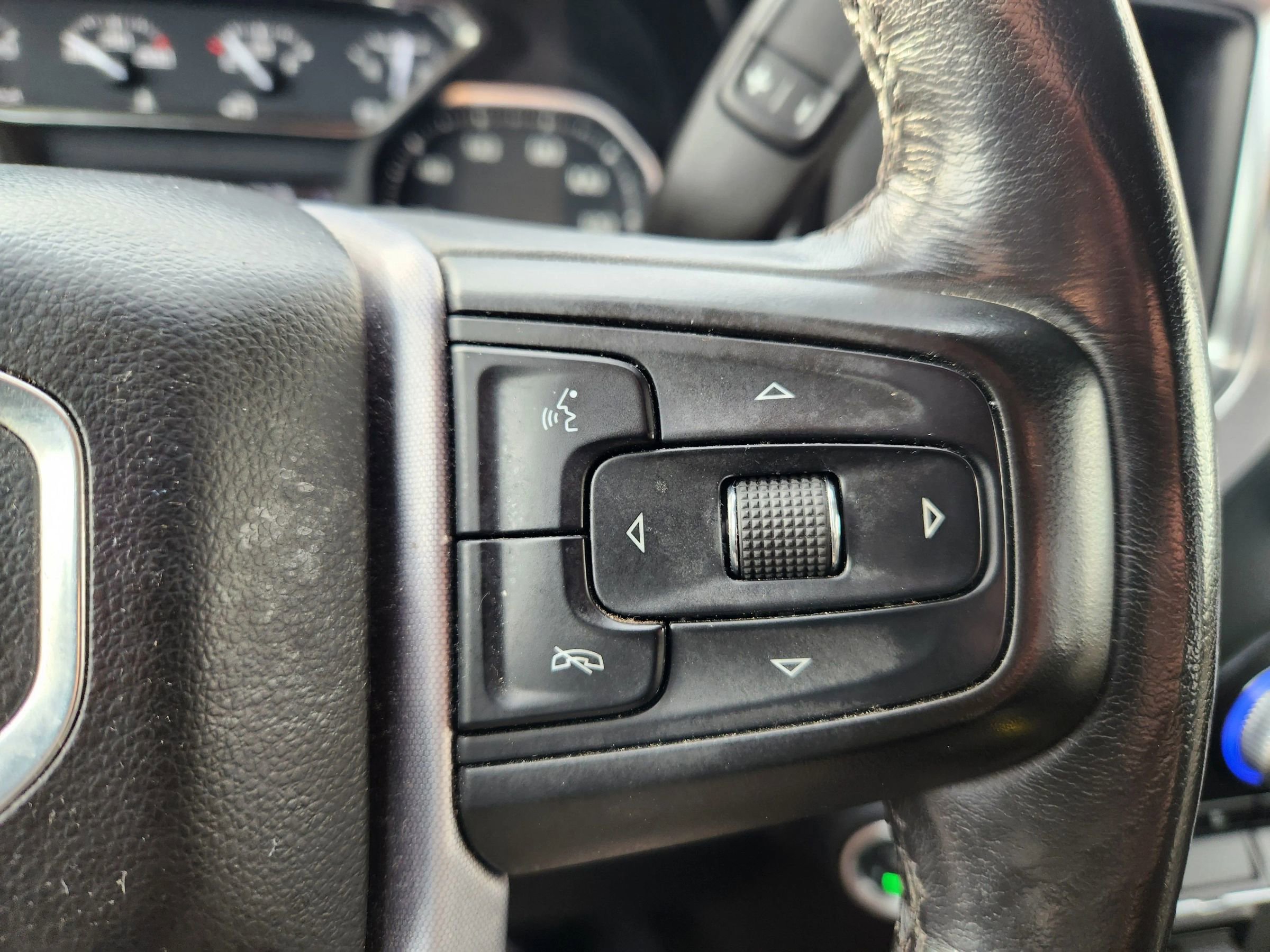 Used 2020 GMC Sierra 1500 SLE w/ SLE Value Package image 29