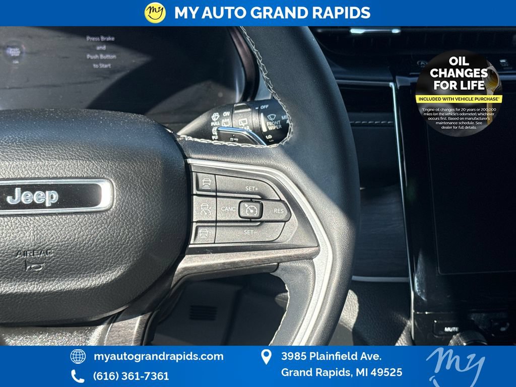 Used 2023 Jeep Grand Cherokee L Limited w/ Luxury Tech Group II AWD/4WD image 15