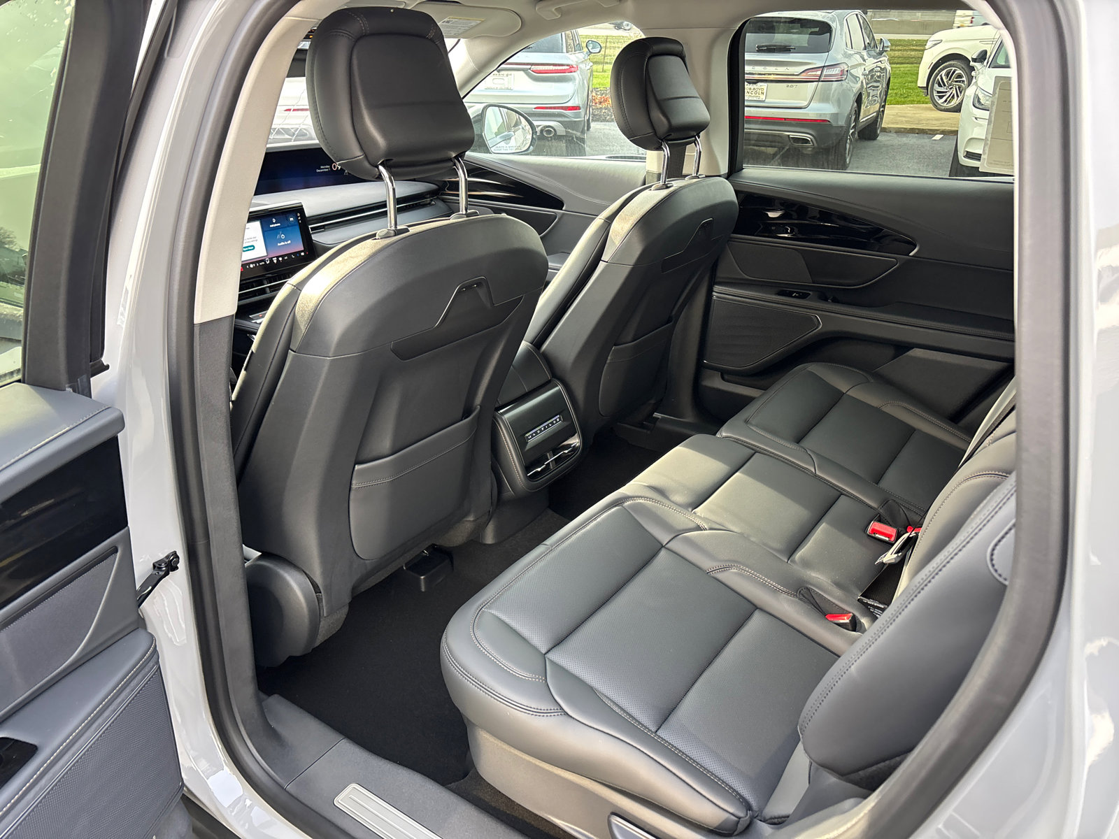 New 2026 Lincoln Nautilus Premier w/ Jet Appearance Package image 28