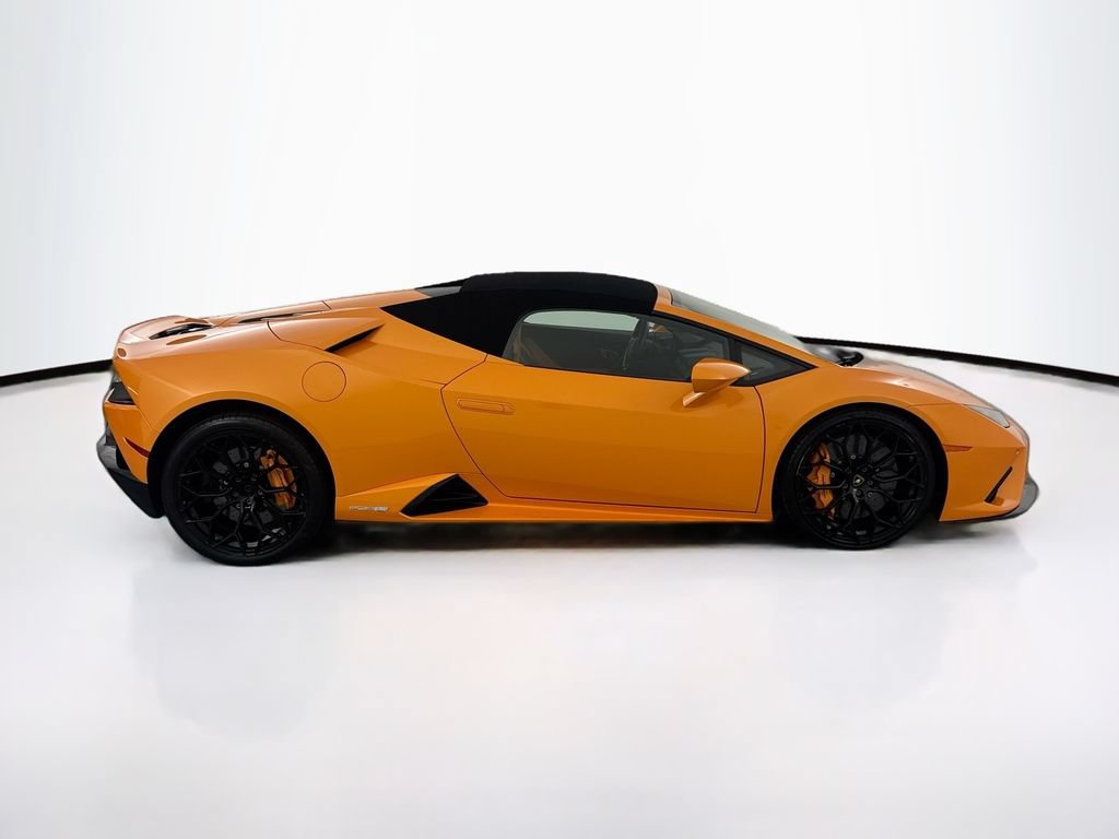 Used 2020 Lamborghini Huracan EVO RWD image 35