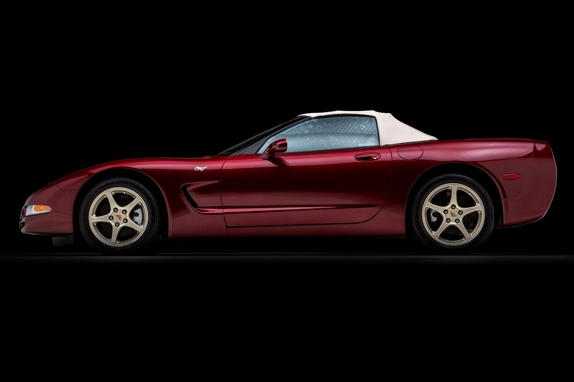 Used 2003 Chevrolet Corvette 50th Anniversary Edition w/ Preferred Equipment Group1 image 8