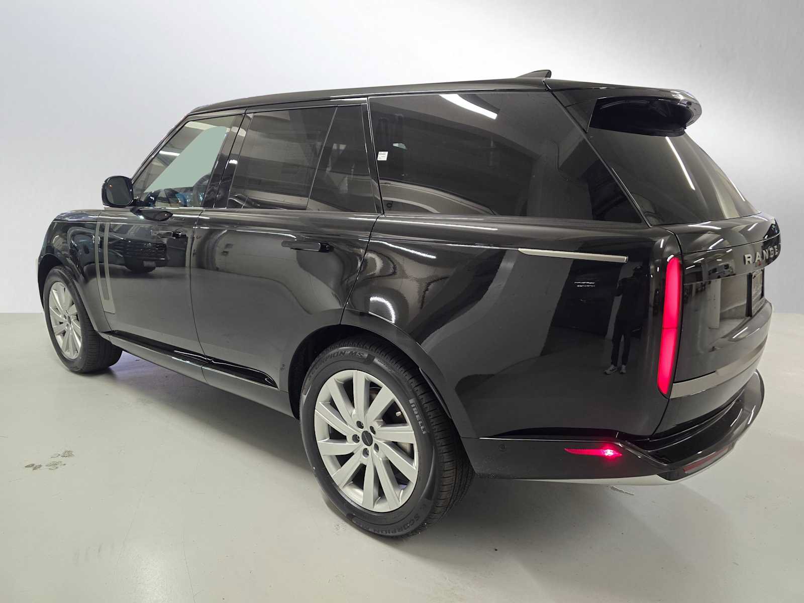 New 2026 Land Rover Range Rover SE AWD/4WD image 3