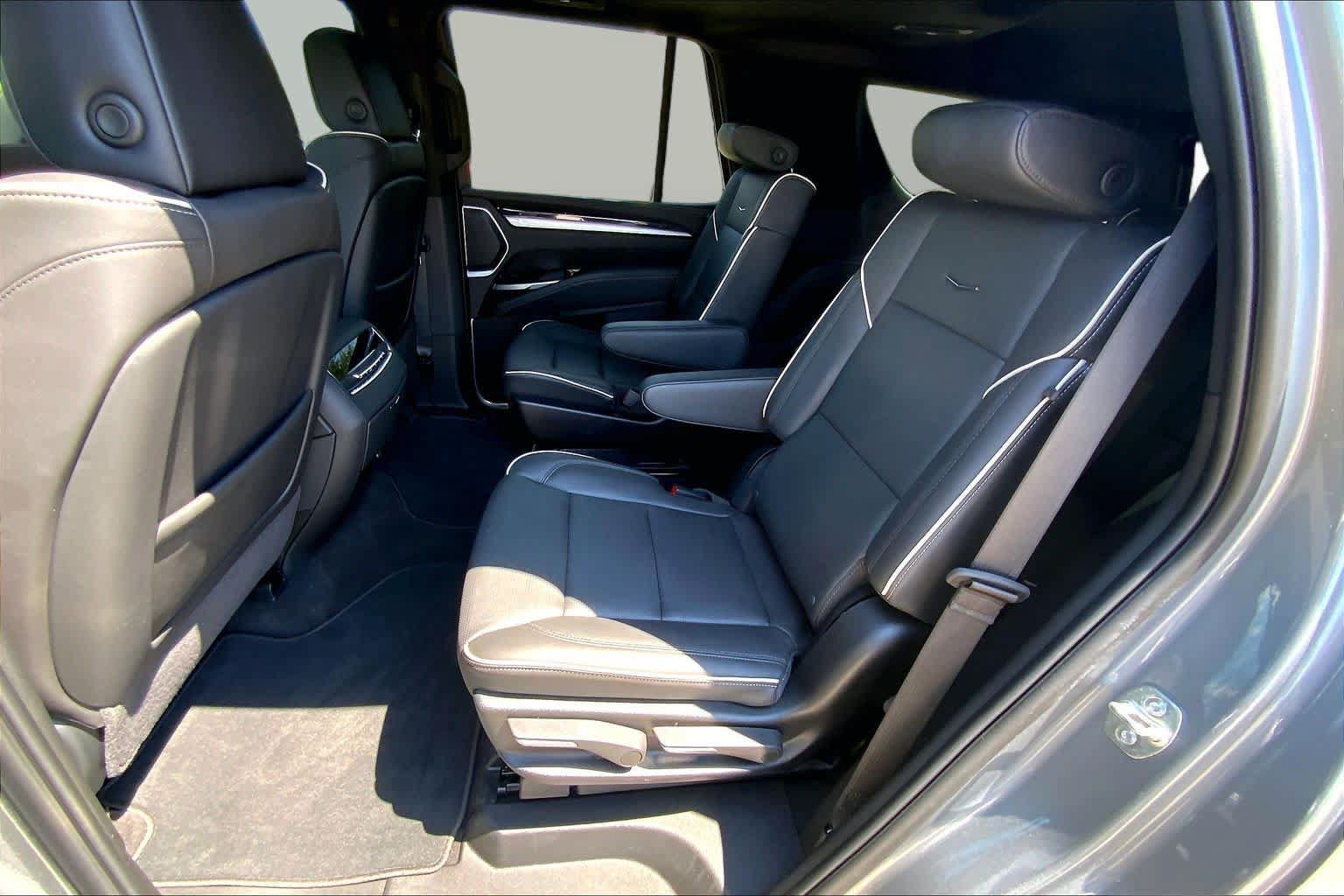 Used 2026 Cadillac Escalade Sport w/ Touring Package AWD/4WD image 21