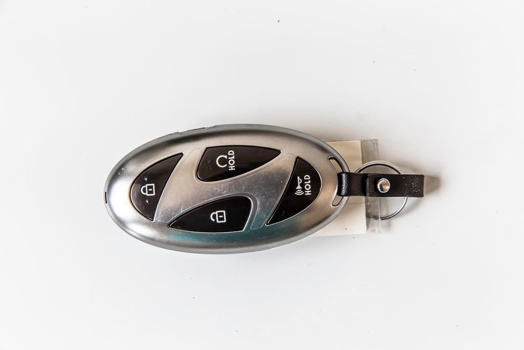 Used 2025 Hyundai Elantra SEL FWD image 34