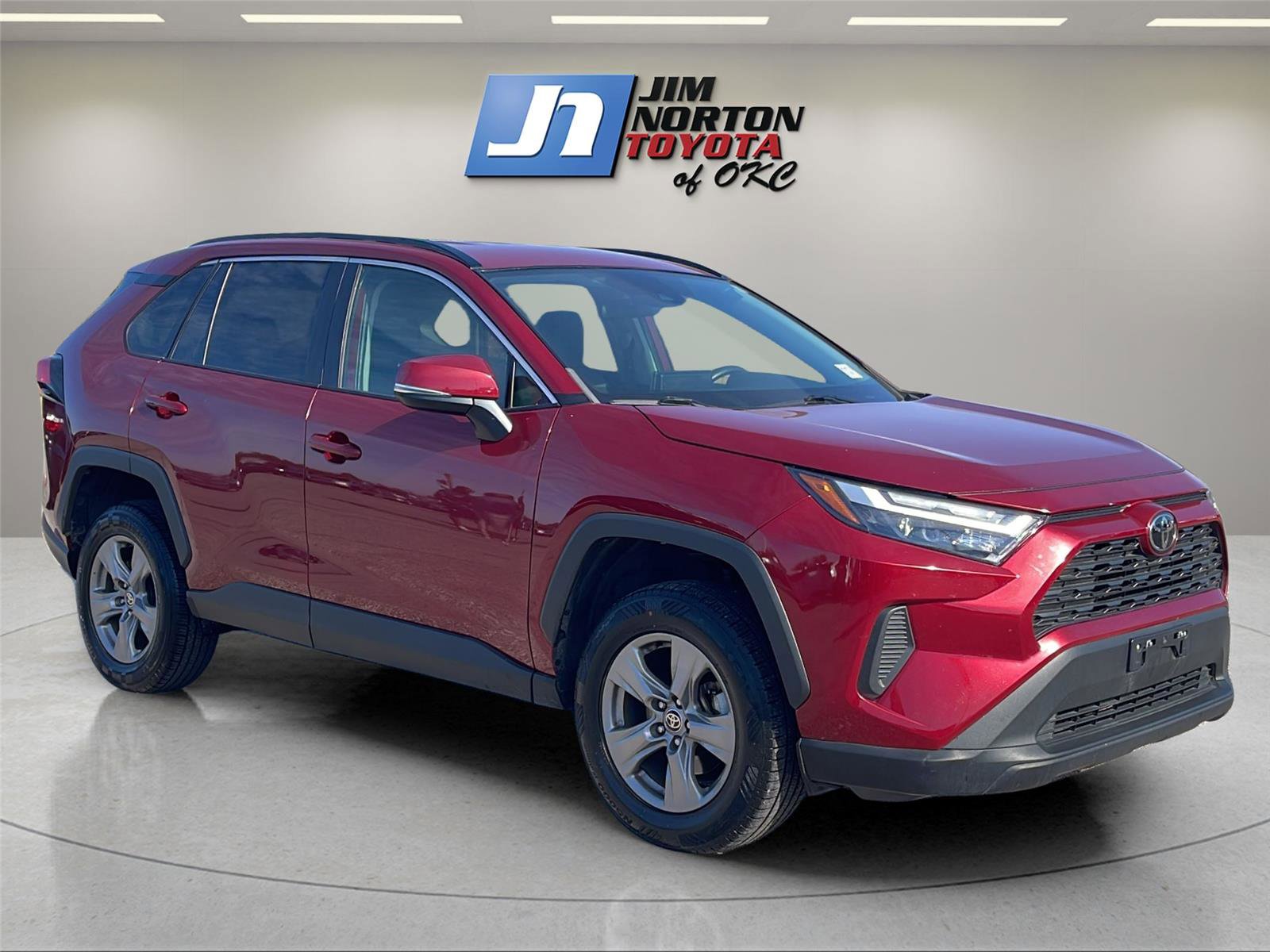 Used 2023 Toyota RAV4 XLE image 3