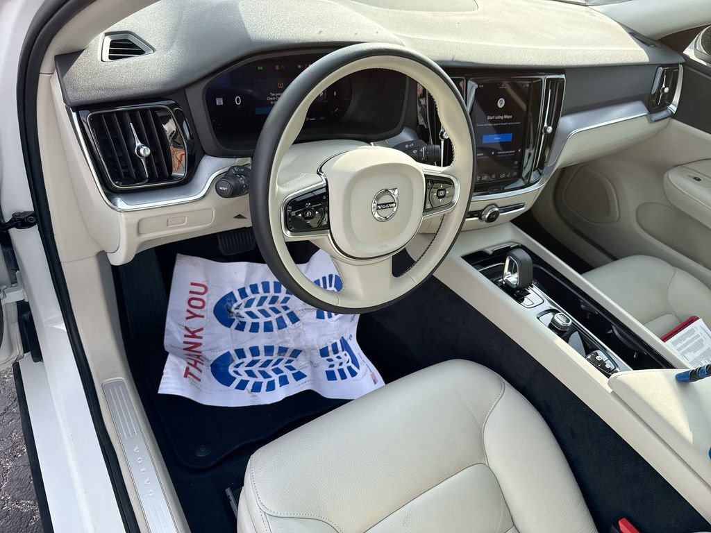 Used 2024 Volvo S60 B5 Core image 12