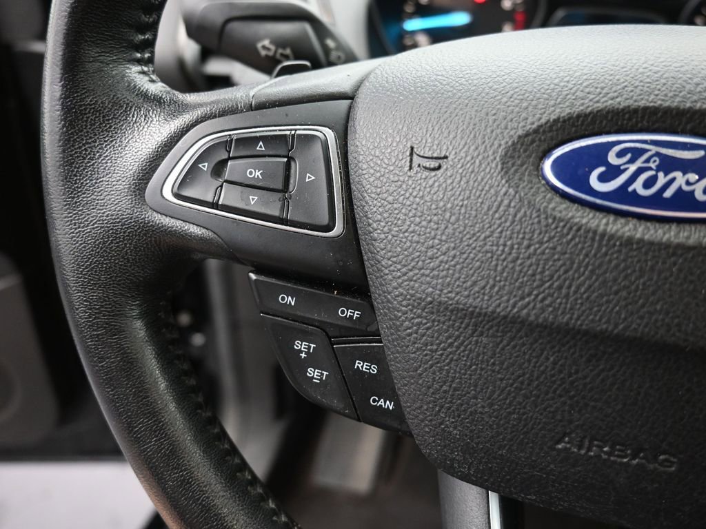 Used 2017 Ford Escape Titanium image 6