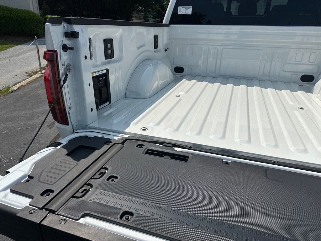 New 2025 Ford F150 Lariat w/ Equipment Group 501A Mid image 18