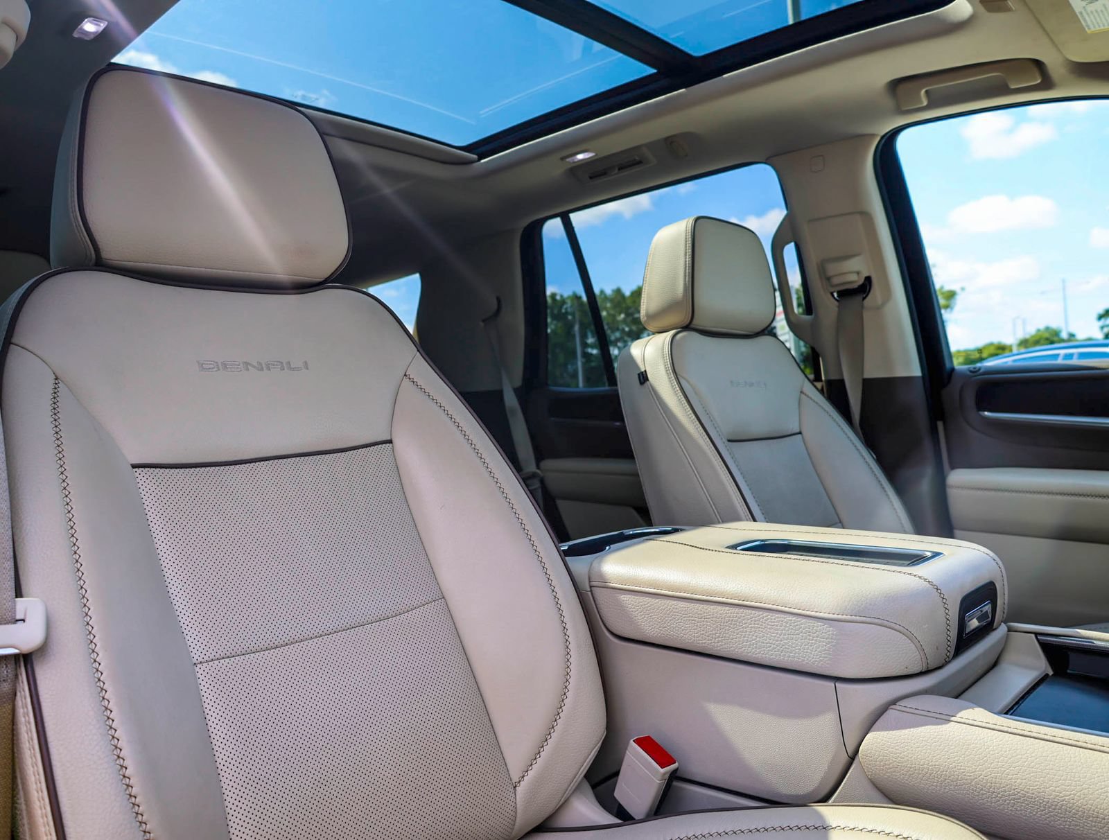 Used 2023 GMC Yukon Denali w/ Max Trailering Package AWD/4WD image 13