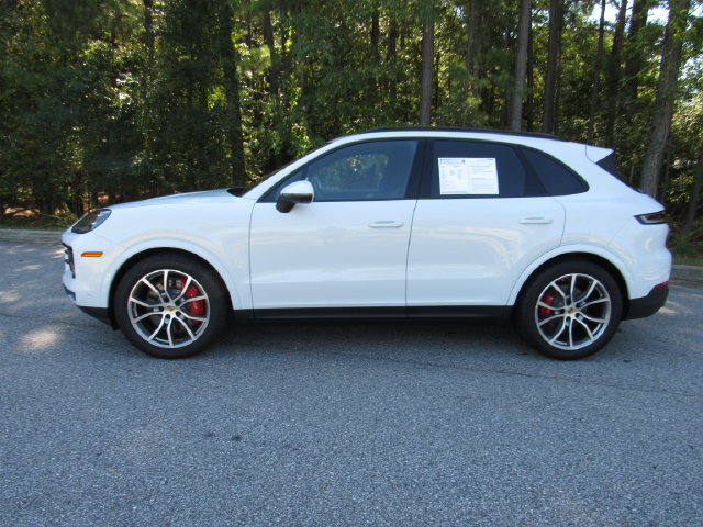 Certified 2025 Porsche Cayenne S AWD/4WD image 2