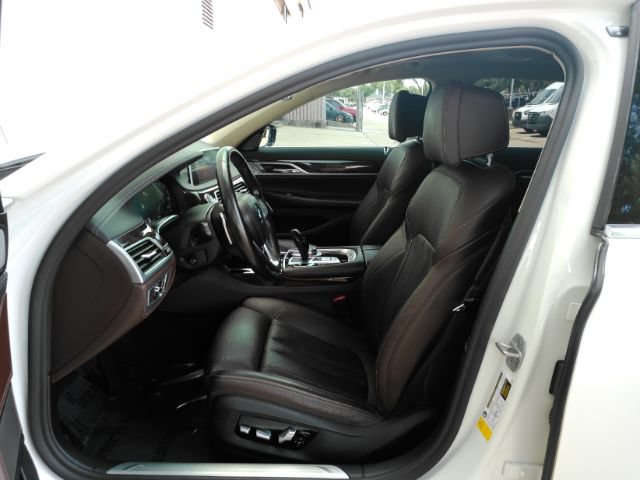 Used 2022 BMW 740i RWD image 12