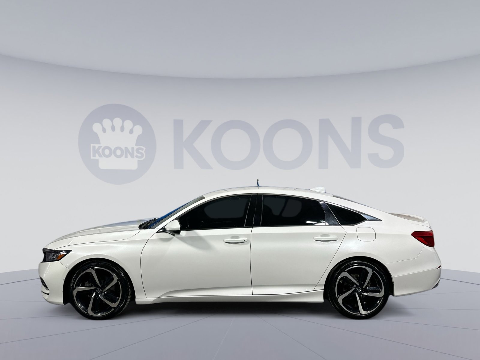 Used 2019 Honda Accord Sport image 2