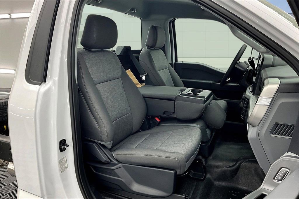 New 2026 Ford F350 XL w/ XL Chrome Package image 9