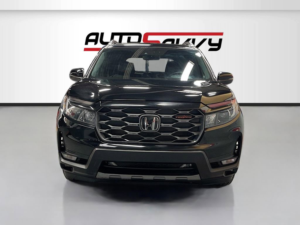 Used 2025 Honda Passport TrailSport image 2