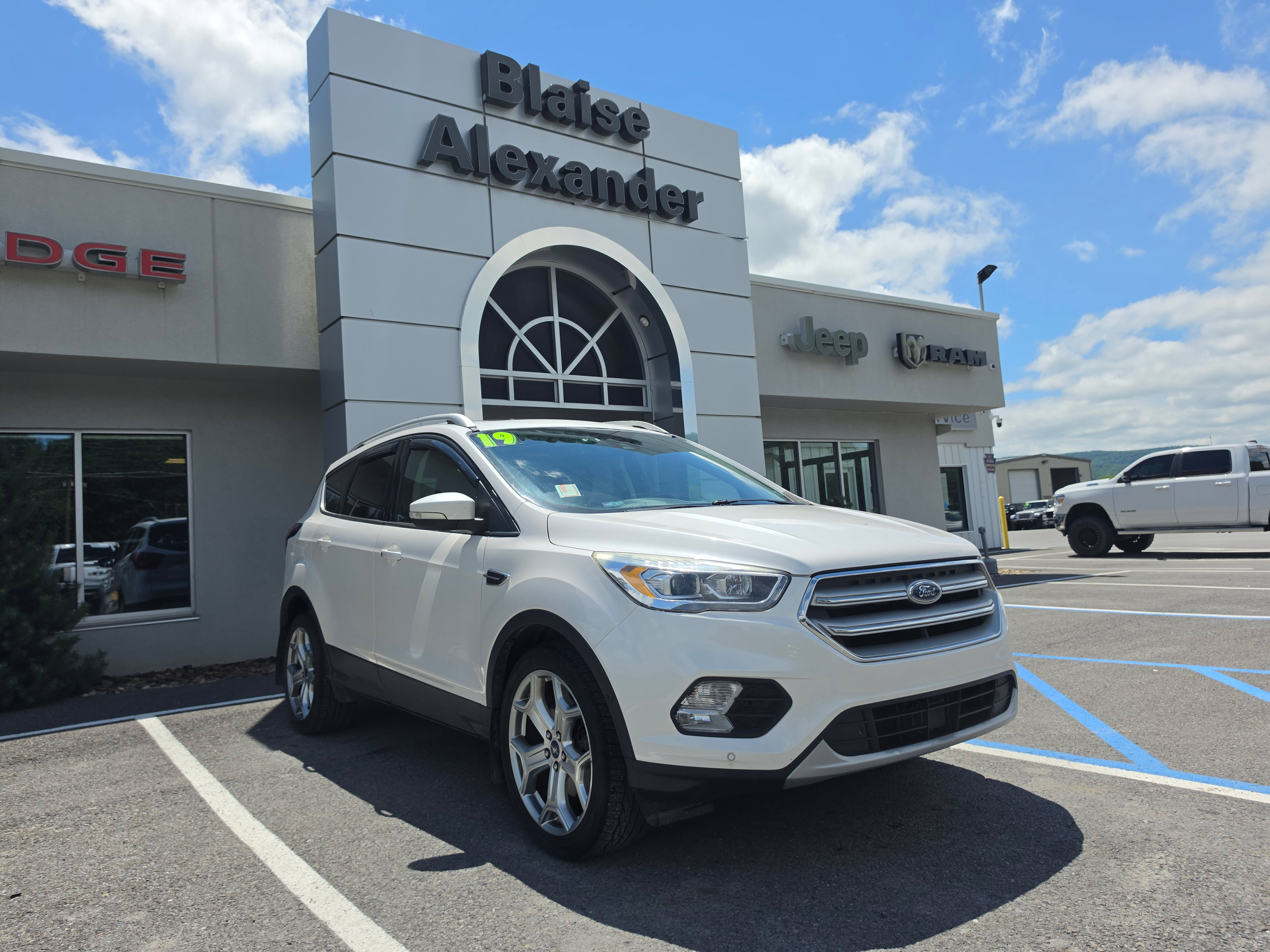 Used 2019 Ford Escape Titanium AWD/4WD image 1