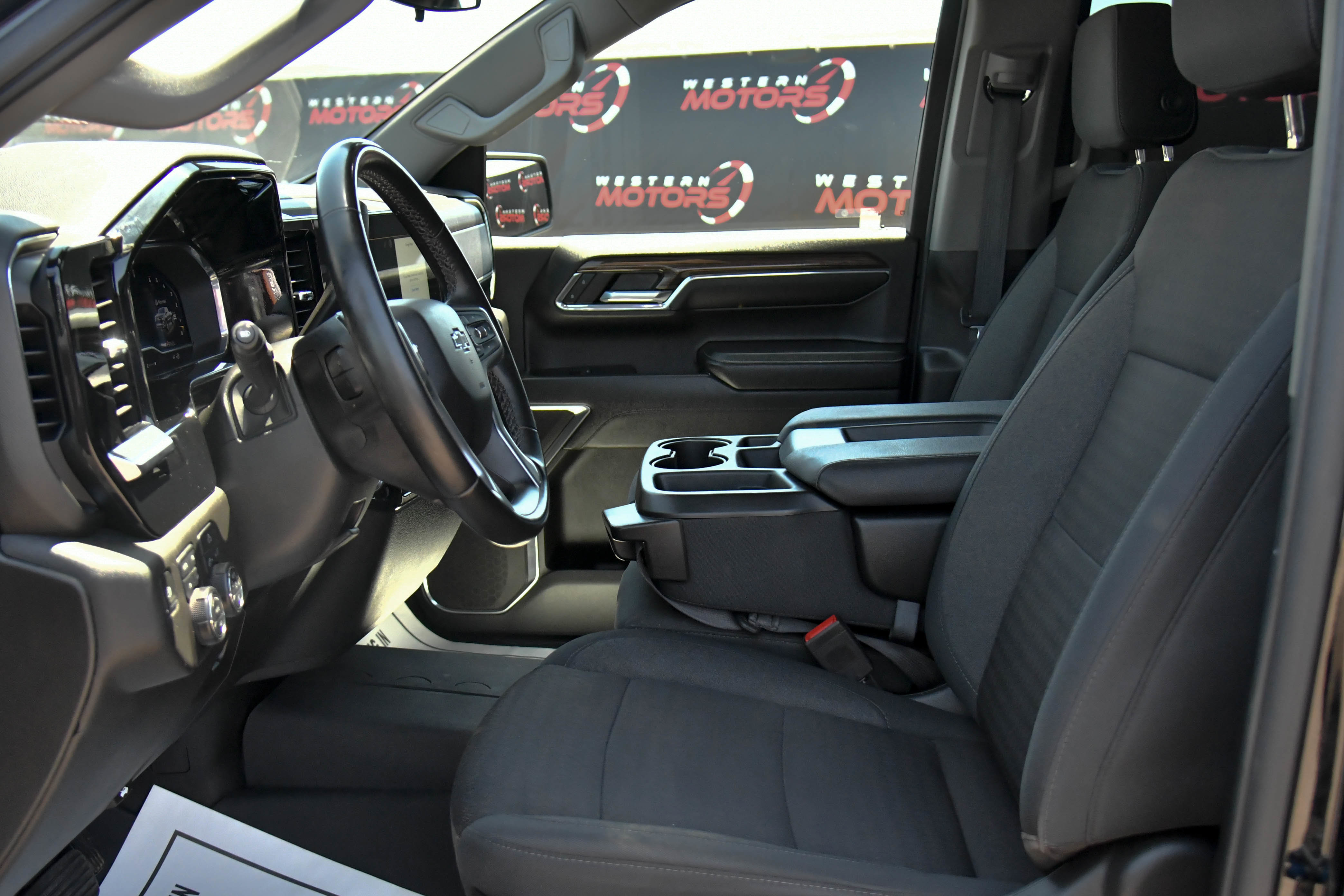 Used 2024 Chevrolet Silverado 1500 RST AWD/4WD image 17