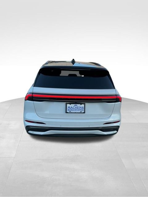 Used 2024 Lincoln Nautilus Reserve w/ Equipment Group 202A image 4