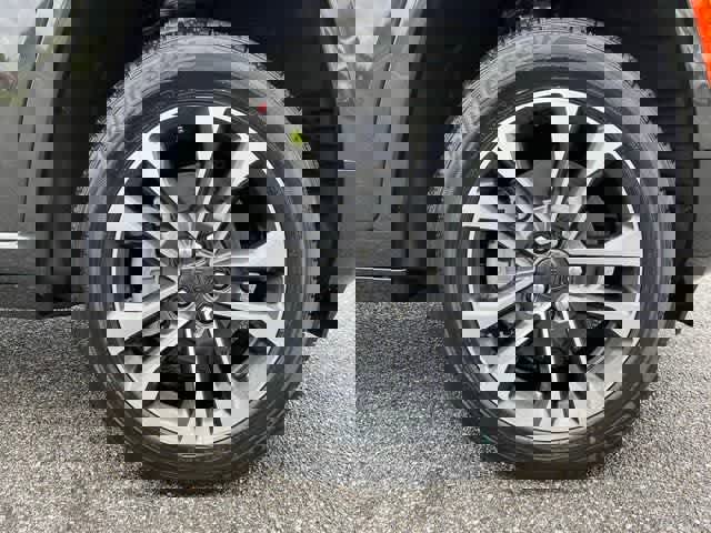 New 2025 Jeep Grand Cherokee L Overland w/ Luxury Tech Group IV image 41