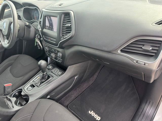 Used 2019 Jeep Cherokee Latitude w/ Popular Appearance Group image 25