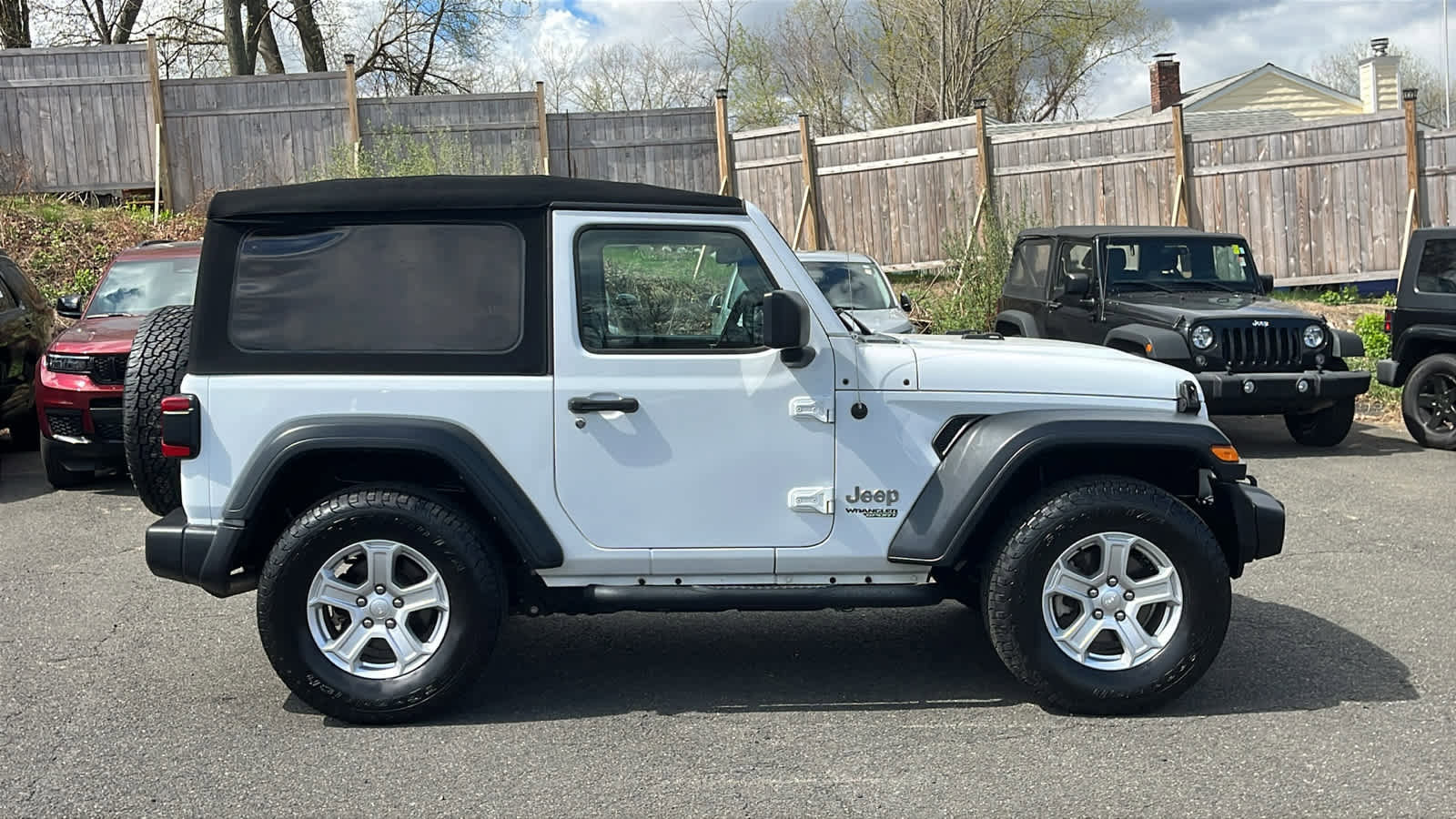 Used 2018 Jeep Wrangler Sport AWD/4WD image 7