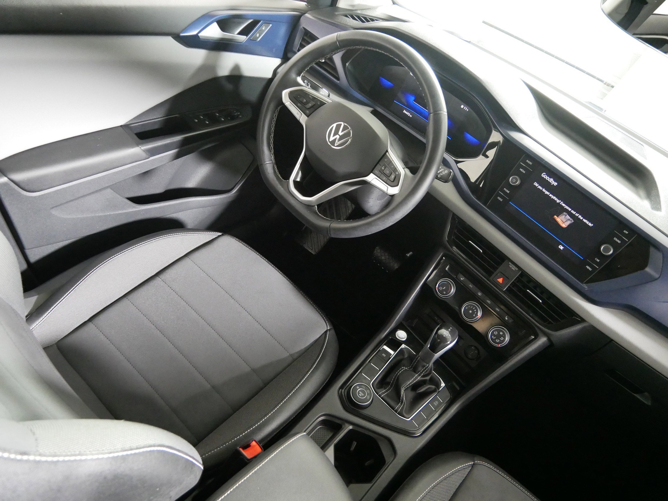 Used 2023 Volkswagen Taos SE image 9