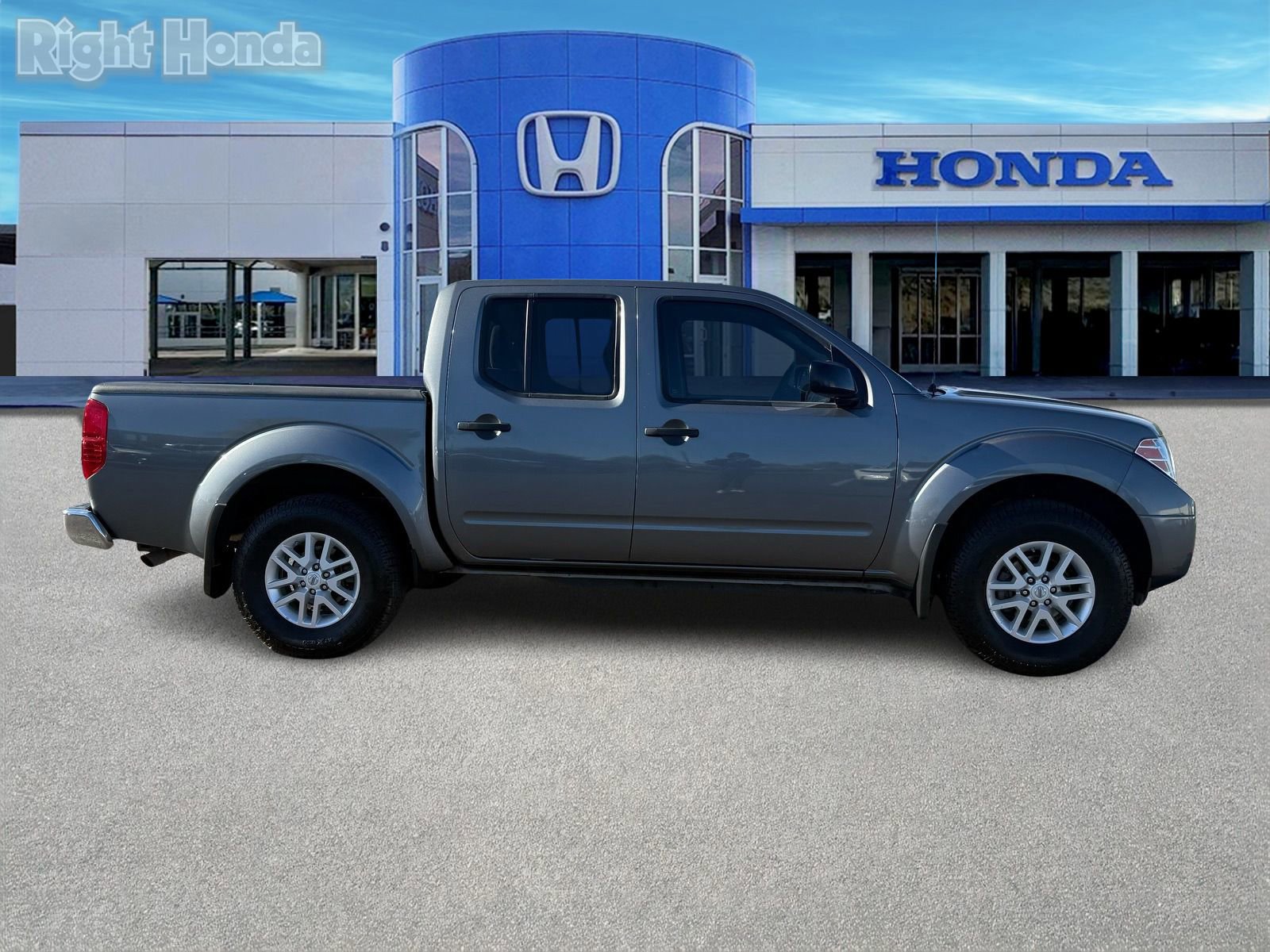 Used 2018 Nissan Frontier SV image 8