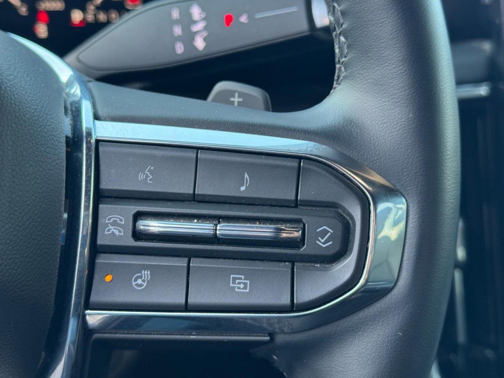 Used 2025 GMC Yukon Denali image 21