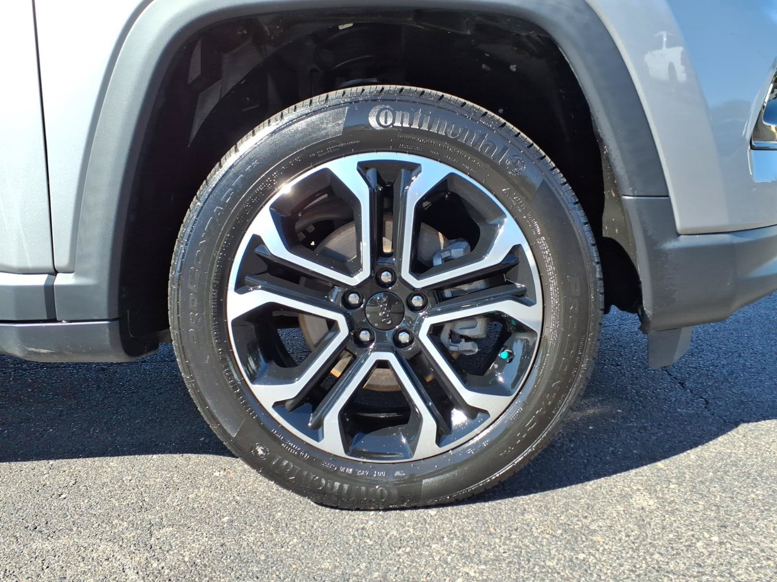 Certified 2022 Jeep Compass Limited AWD/4WD image 9