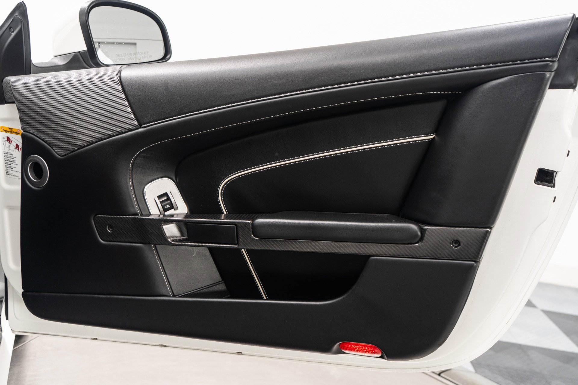 Used 2014 Aston Martin DB9 Volante image 39