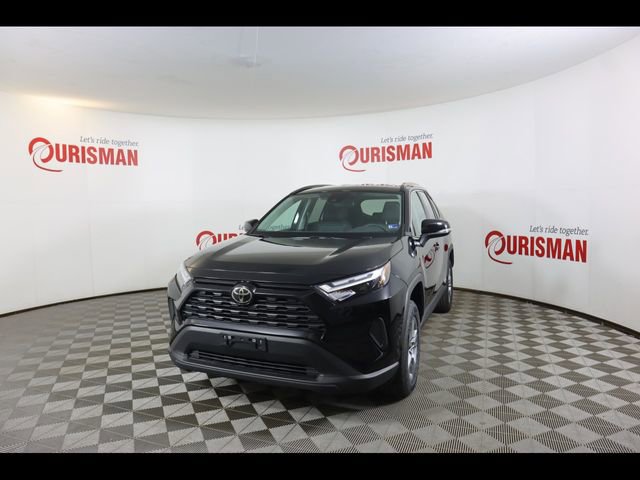 Used 2025 Toyota RAV4 XLE video 1