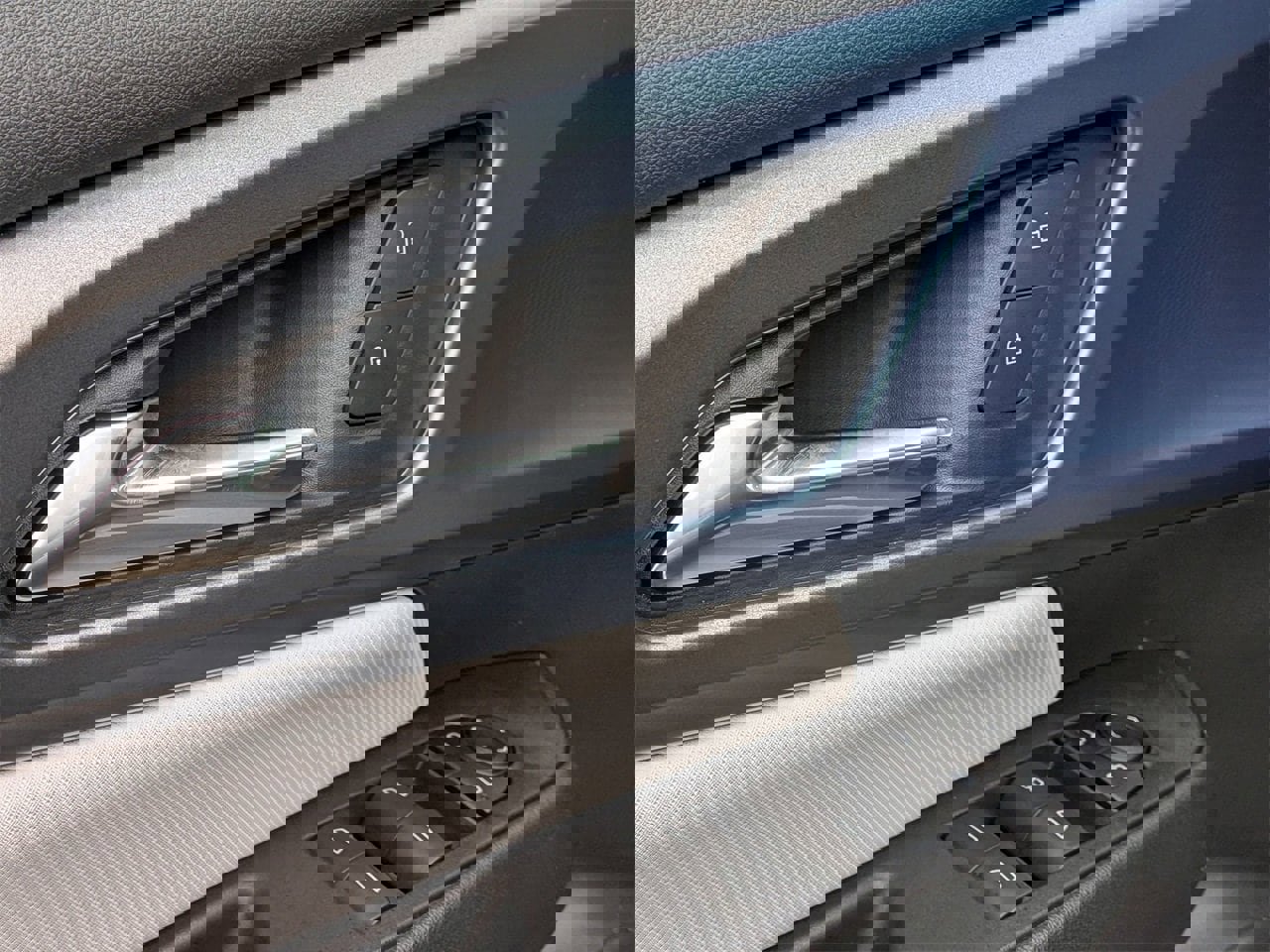 New 2026 Chevrolet Equinox EV LT image 8