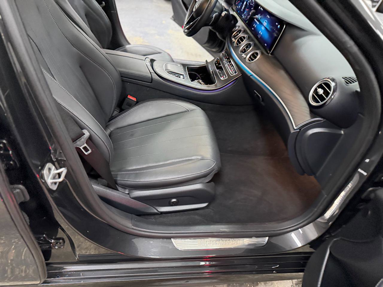Used 2023 Mercedes-Benz E 350 4MATIC Sedan w/ Premium Package image 38
