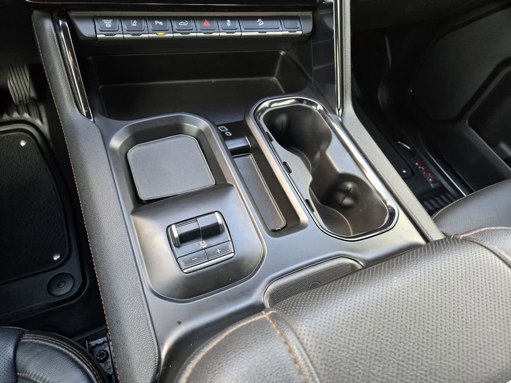 Used 2024 GMC Sierra 2500 AT4 w/ AT4 Preferred Package image 17