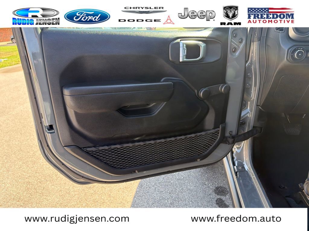Used 2022 Jeep Wrangler Unlimited Sport AWD/4WD image 10
