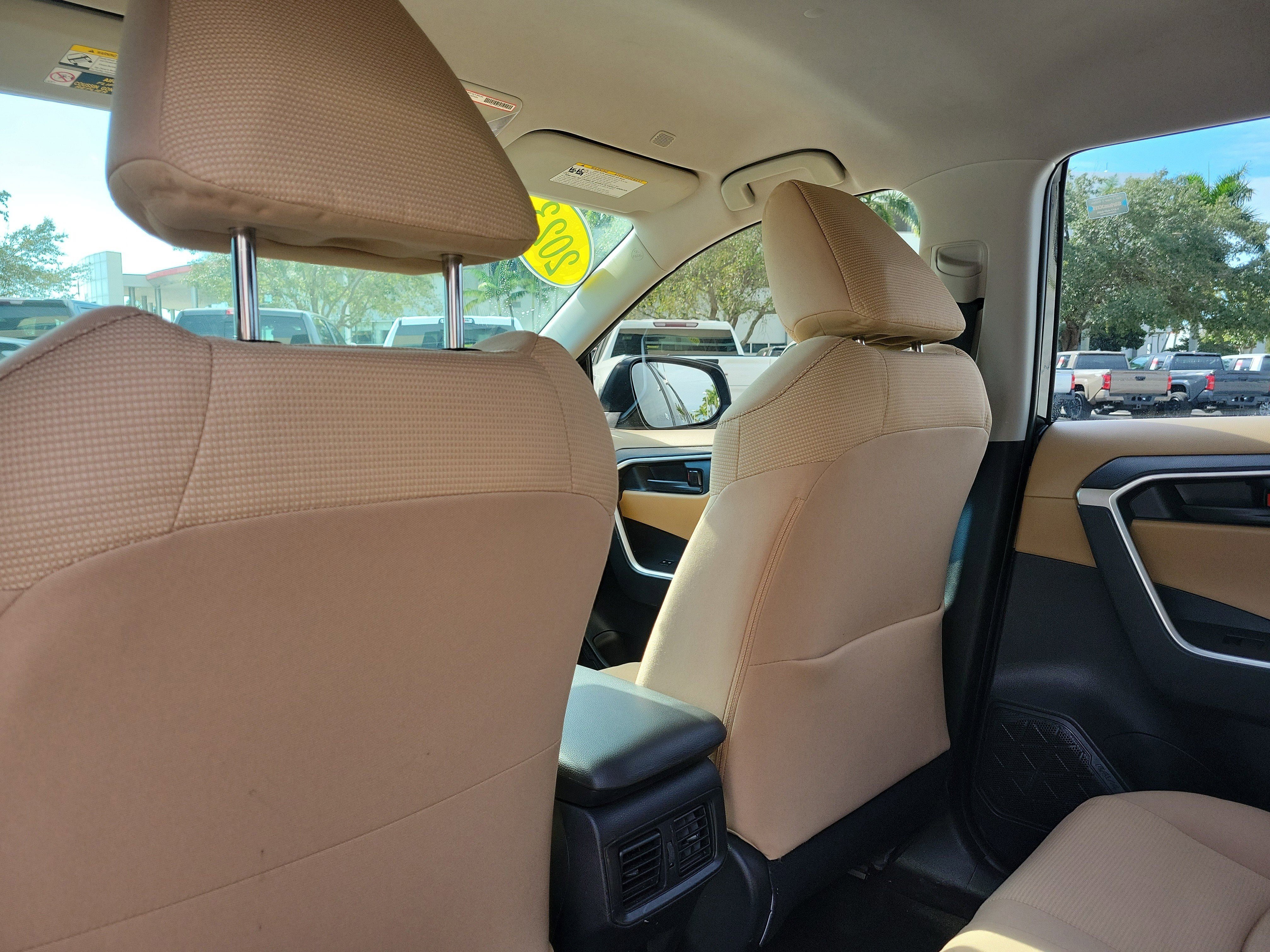 Used 2023 Toyota RAV4 LE image 15