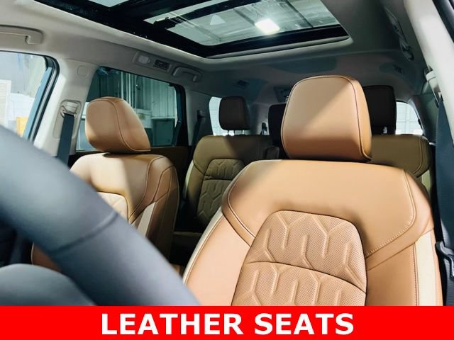 New 2026 Nissan Pathfinder Platinum FWD image 3