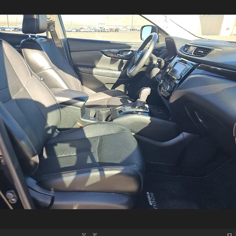 Used 2019 Nissan Rogue Sport SL w/ Premium Package image 9